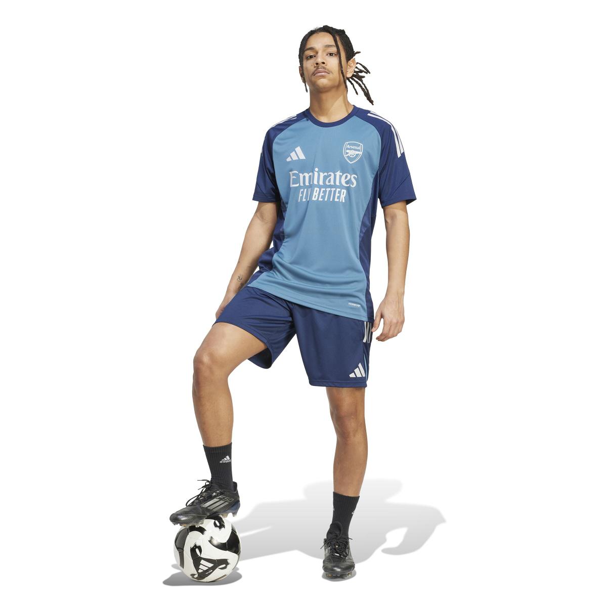 product/a/d/adidas_jj1781_5_apparel_on_model_standard_outfit_view_white.jpg