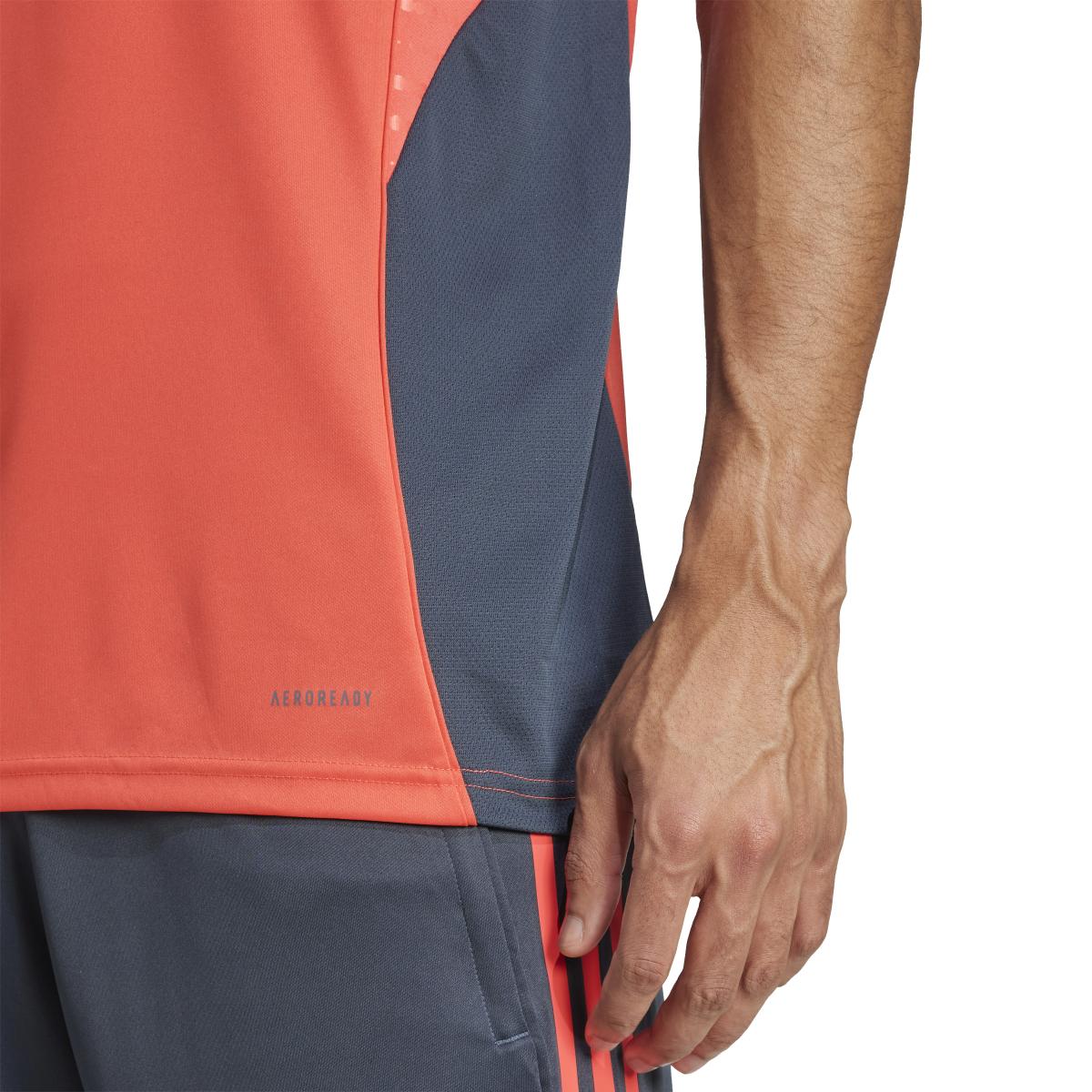 product/a/d/adidas_jp1786_7_apparel_on_model_detail_view_2_white.jpg
