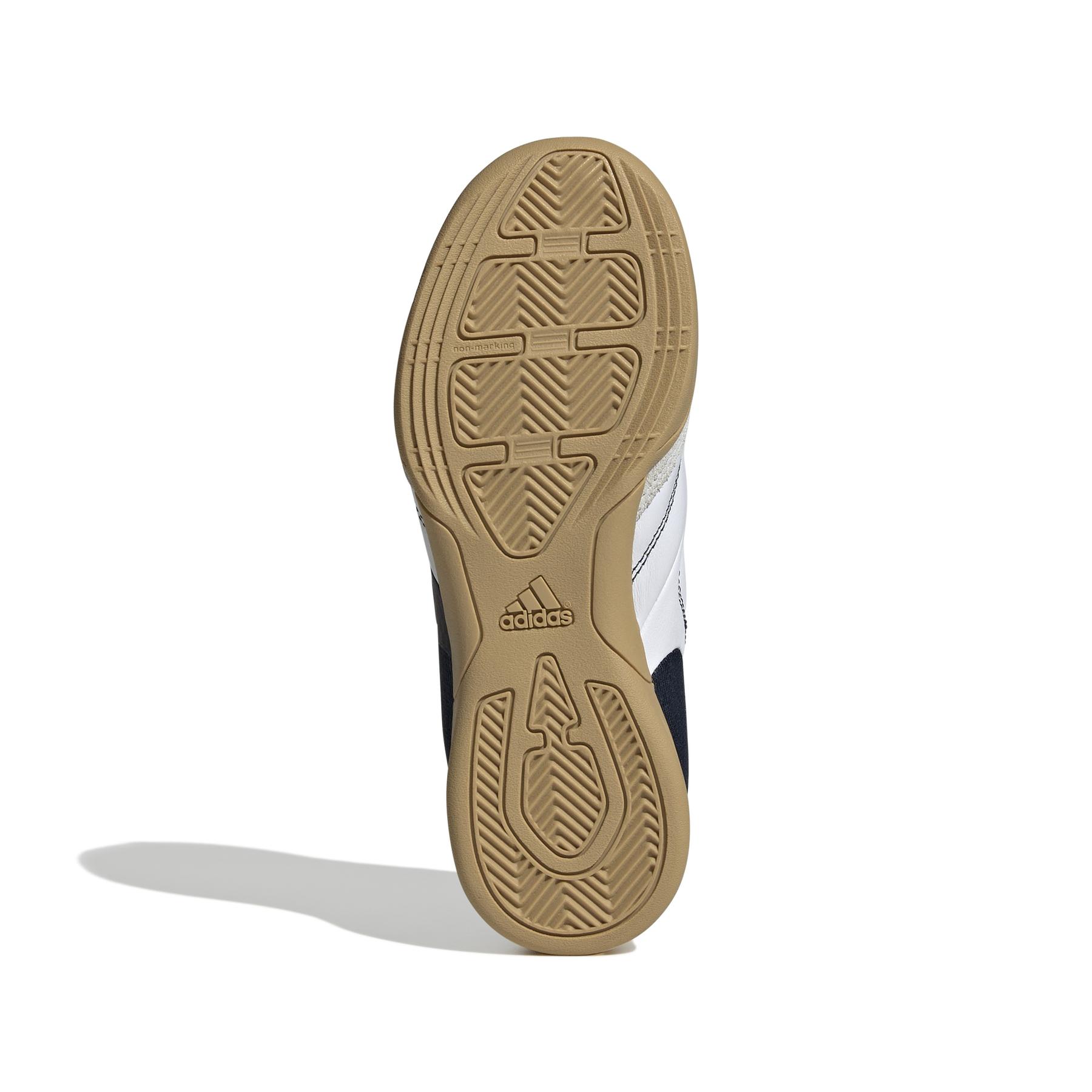 product/a/d/adidas_ig8760_3_footwear_photography_bottom_view_white.jpg