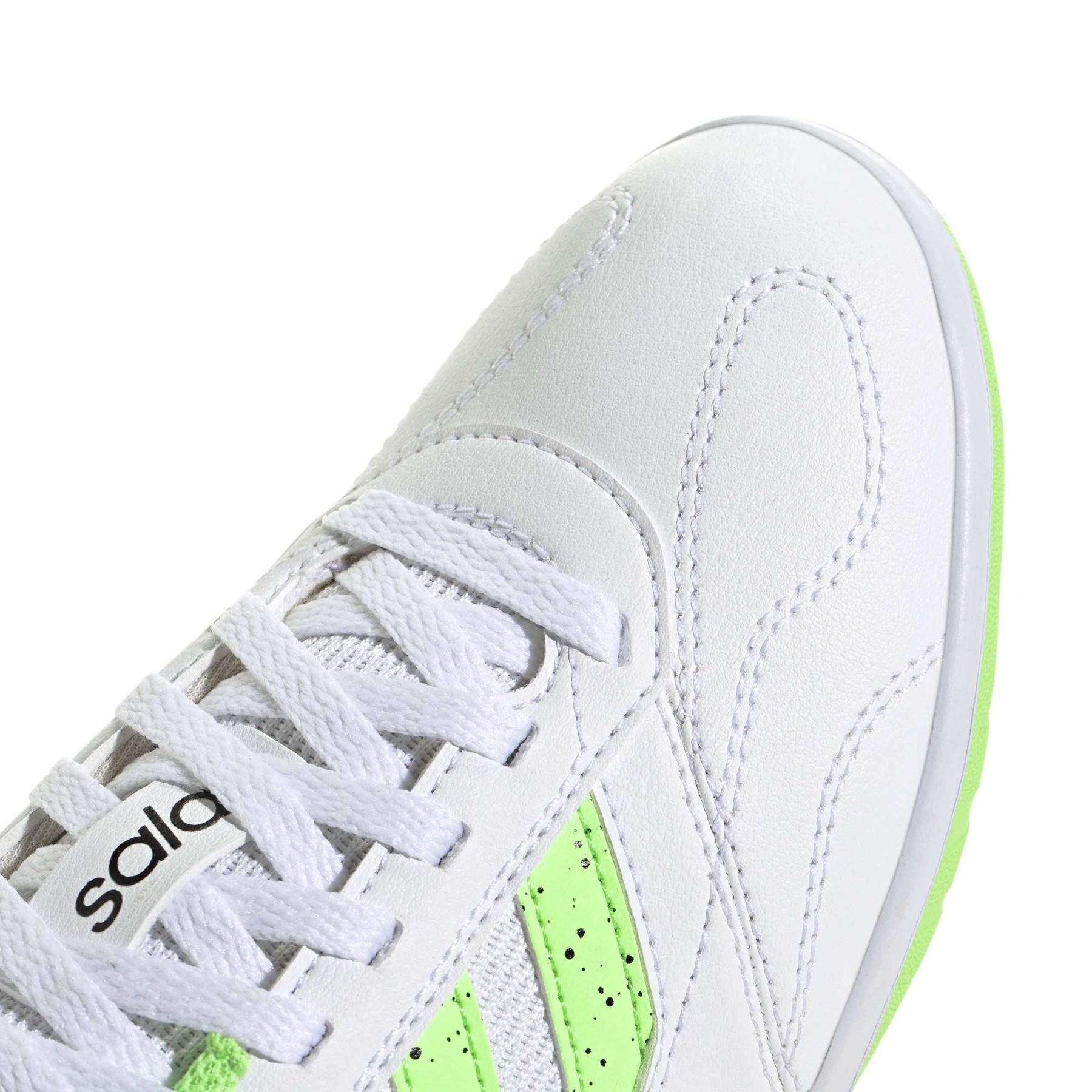 product/a/d/adidas_jr5402_7_footwear_photography_detail_view_1_white.jpg