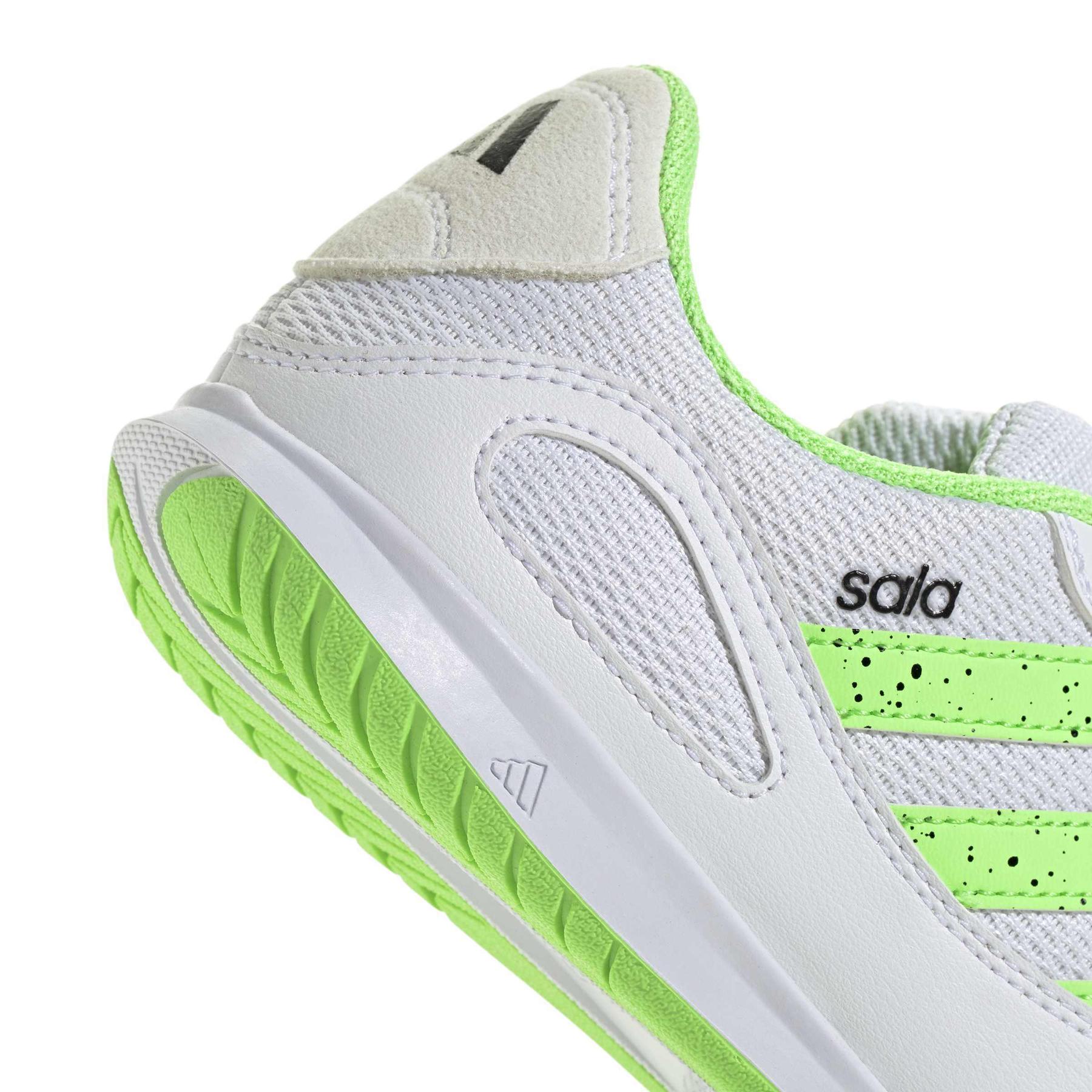 product/a/d/adidas_jr5402_8_footwear_photography_detail_view_2_white.jpg