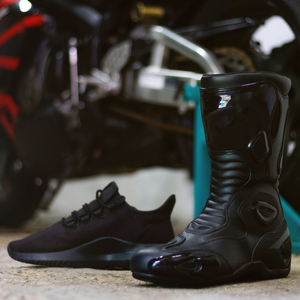 Botas e sapatos