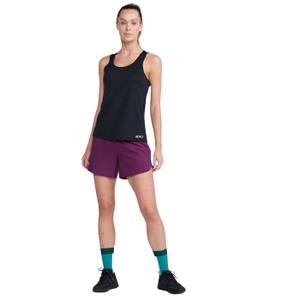 wr6928a-blk-srf-camisola-de-alcas-aerodinamica-para-mulher-2xu-aero-preto-prata-refletor